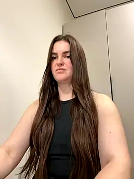 Karolina llove online show from 11-28-25, 11:46