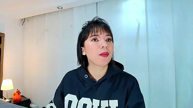 Snapshot of lina_bedoya_ chatting on 10-16-25, 11:33 lina bedoya online show from 10-16-25, 11:33