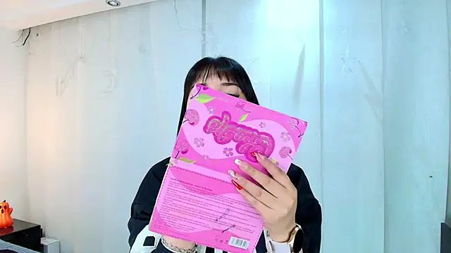 Snapshot of lina_bedoya_ chatting on 10-21-25, 11:33 lina bedoya online show from 10-21-25, 11:33