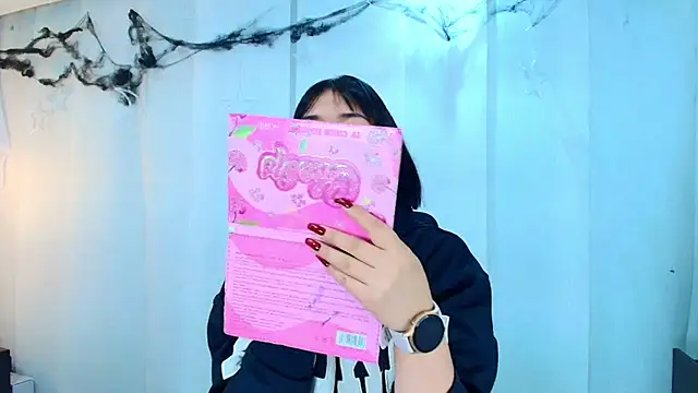 Snapshot of lina_bedoya_ chatting on 11-06-25, 11:33 lina bedoya online show from 11-06-25, 11:33