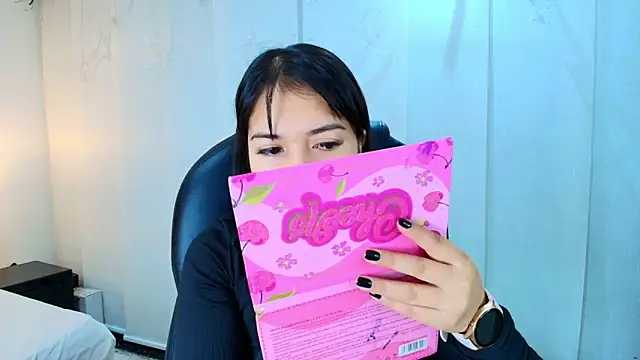 Snapshot of lina_bedoya_ chatting on 12-01-25, 11:37 lina bedoya online show from 12-01-25, 11:37