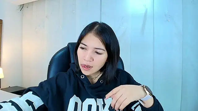 Snapshot of lina_bedoya_ chatting on 12-02-25, 11:26 lina bedoya online show from 12-02-25, 11:26