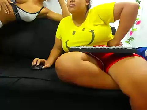 Snapshot of Kika_teem chatting on 09-30-25, 02:38 Kika teem online show from 09-30-25, 02:38