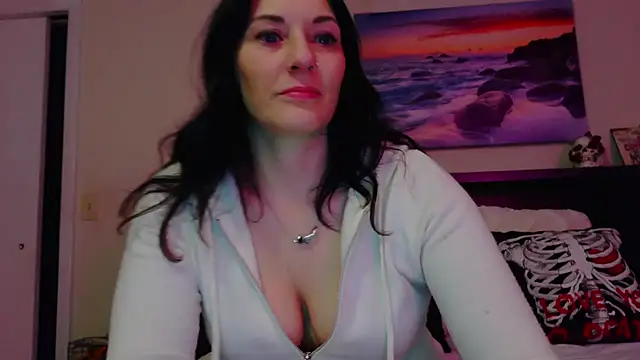 CrystalLakeXO online show from 11-05-25, 08:25