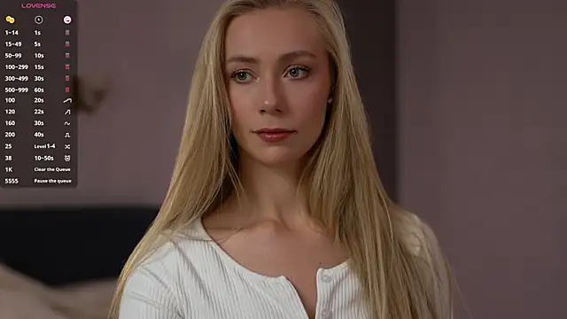 Snapshot of Vika54784 chatting on 10-23-25, 04:56 Vika54784 online show from 10-23-25, 04:56