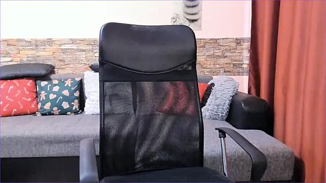 HotHunkTrainer online show from 01-12-25, 12:01