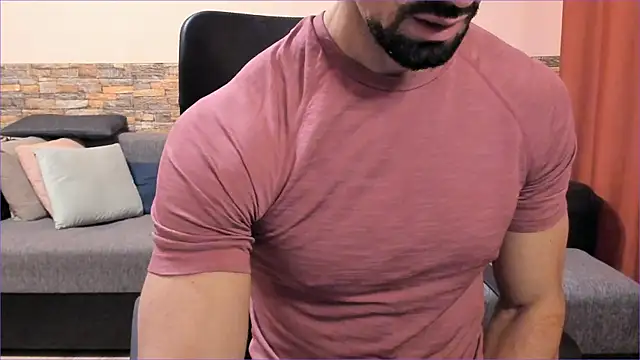 HotHunkTrainer online show from 11-18-25, 08:08