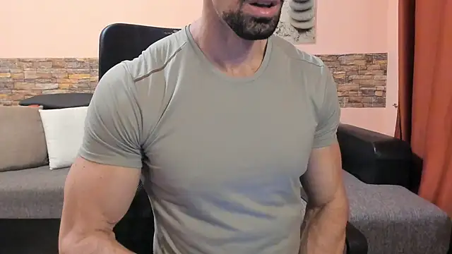 HotHunkTrainer online show from 06-22-26, 08:22
