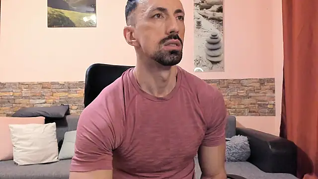 HotHunkTrainer online show from 07-10-26, 07:34