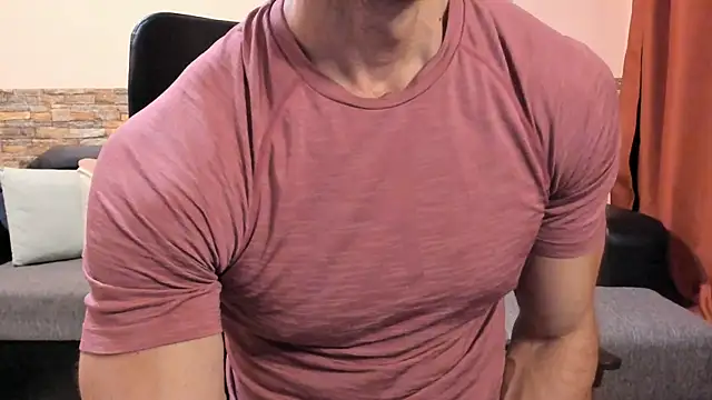 HotHunkTrainer online show from 07-19-26, 08:07