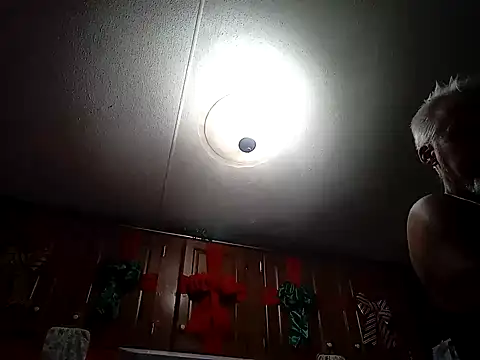 Snapshot of Xoc8_ chatting on 12-27-24, 08:28 Xoc8  online show from 12-27-24, 08:28