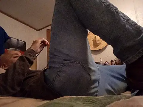 Snapshot of Xoc8_ chatting on 03-03-25, 06:33 Xoc8  online show from 03-03-25, 06:33