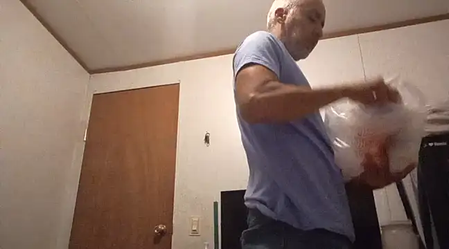 Snapshot of Xoc8_ chatting on 03-21-25, 06:40 Xoc8  online show from 03-21-25, 06:40