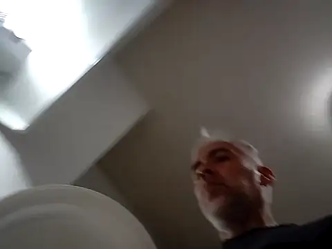 Snapshot of Xoc8_ chatting on 10-19-25, 10:10 Xoc8  online show from 10-19-25, 10:10