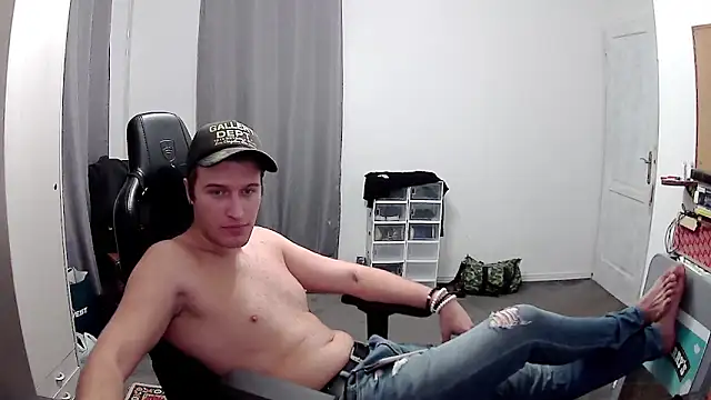 PKrisztian online show from 10-28-25, 06:54