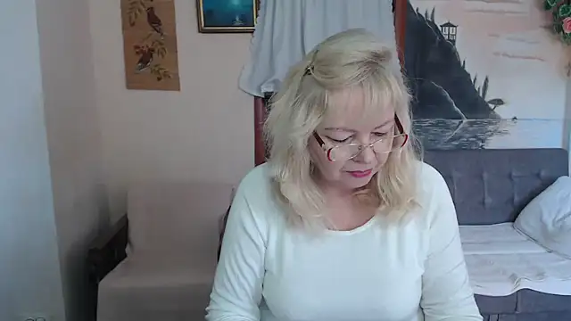 EvelynLoveShy online show from 11-14-25, 07:40