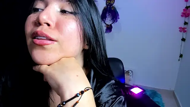 Snapshot of AilynRed chatting on 01-11-25, 04:48 AilynRed online show from 01-11-25, 04:48