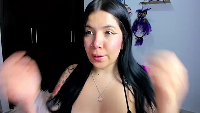 Snapshot of AilynRed chatting on 02-13-25, 12:02 AilynRed online show from 02-13-25, 12:02