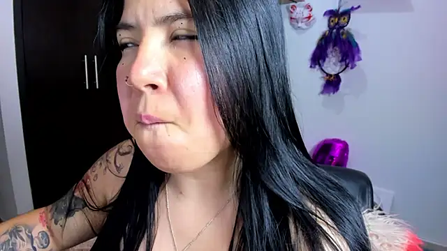 Snapshot of AilynRed chatting on 02-18-25, 04:26 AilynRed online show from 02-18-25, 04:26