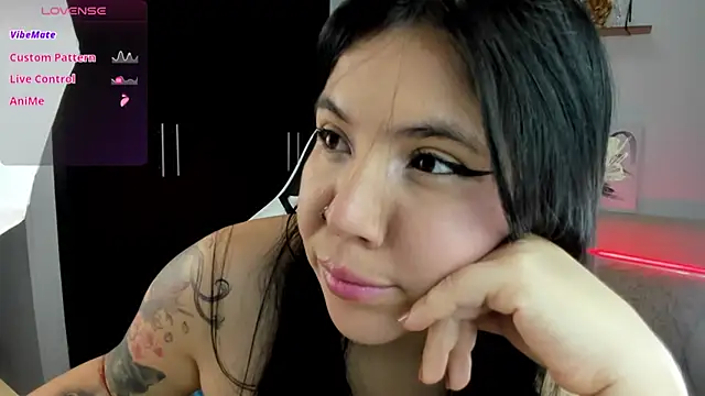 Snapshot of AilynRed chatting on 10-09-25, 01:47 AilynRed online show from 10-09-25, 01:47