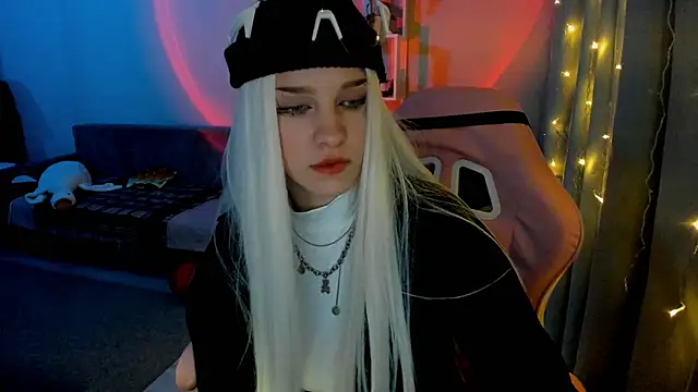 Ledy WWWII online show from 12-26-24, 02:37