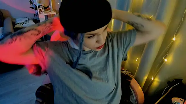 Ledy WWWII online show from 01-30-25, 04:34