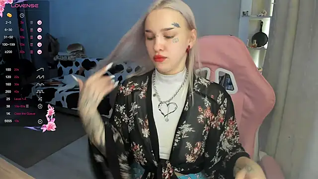 Ledy WWWII online show from 03-15-25, 10:13