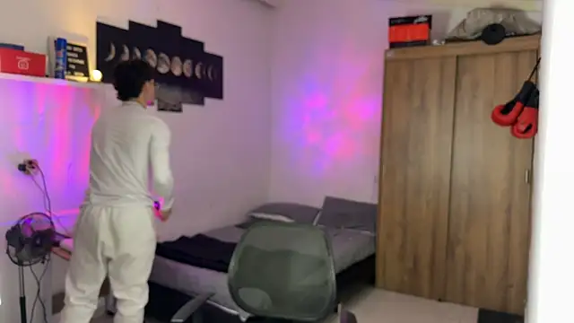 Kisan Smith online show from 11-20-25, 12:22