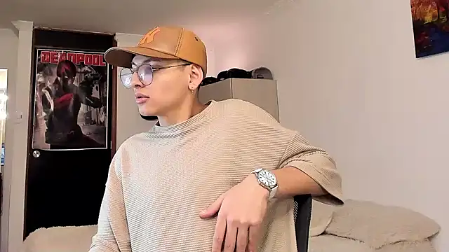 a lejandro 0 8 online show from 12-24-24, 06:33