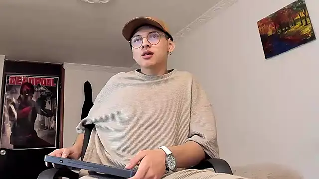 a lejandro 0 8 online show from 12-25-24, 03:50