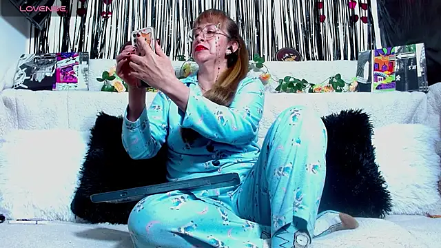 Wiktoria Brownx online show from 04-18-26, 12:03