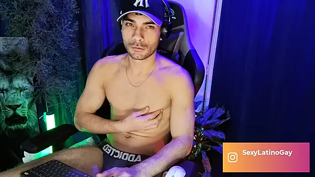 Snapshot of sexyboycolombi4 chatting on 03-14-25, 06:21 sexyboycolombi4 online show from 03-14-25, 06:21