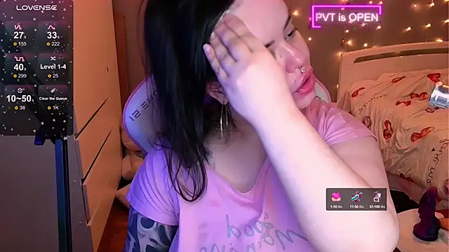 Snapshot of og_maddison chatting on 12-13-24, 03:16 og maddison online show from 12-13-24, 03:16