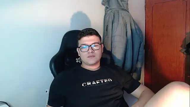 Plug Control online show from 12-19-25, 04:36