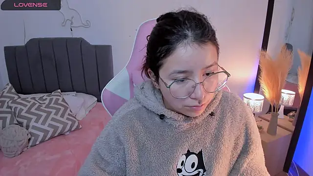 Amy joones online show from 04-07-26, 11:10