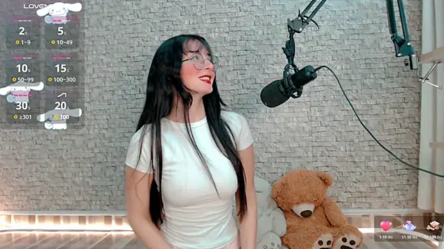 Snapshot of emma_unu chatting on 05-19-26, 02:51 emma unu online show from 05-19-26, 02:51
