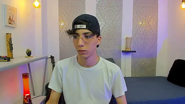 Nikolay Gregori online show from 12-17-25, 04:29