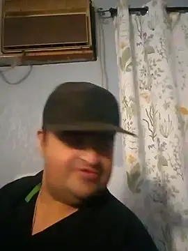 Snapshot of Miguel16i chatting on 01-24-25, 01:35 Miguel16i online show from 01-24-25, 01:35