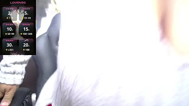 Snapshot of kalpanaaishaa chatting on 03-13-25, 10:05 kalpanaaishaa online show from 03-13-25, 10:05