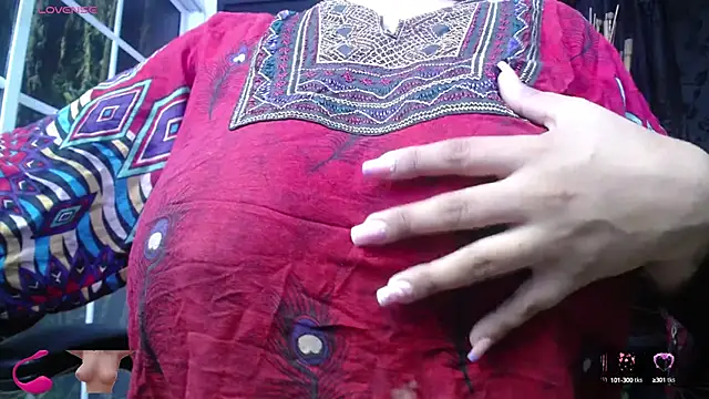 Snapshot of kalpanaaishaa chatting on 09-15-25, 10:48 kalpanaaishaa online show from 09-15-25, 10:48