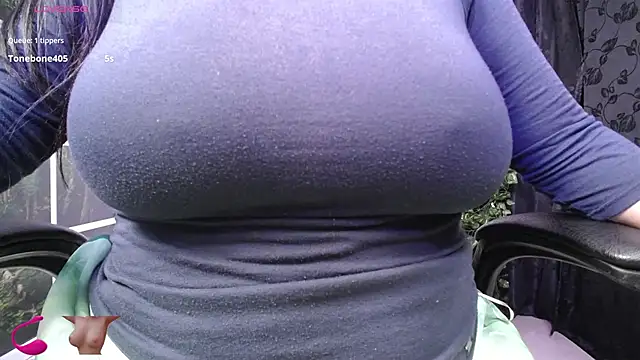 Snapshot of kalpanaaishaa chatting on 10-02-25, 10:11 kalpanaaishaa online show from 10-02-25, 10:11