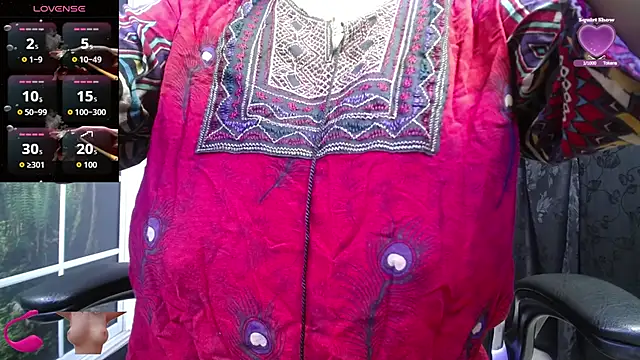 Snapshot of kalpanaaishaa chatting on 10-25-25, 10:12 kalpanaaishaa online show from 10-25-25, 10:12