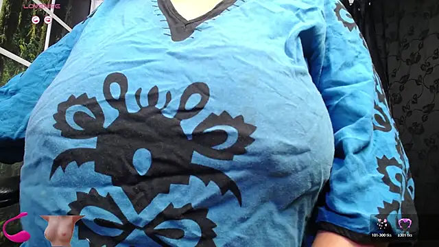 Snapshot of kalpanaaishaa chatting on 10-29-25, 10:17 kalpanaaishaa online show from 10-29-25, 10:17