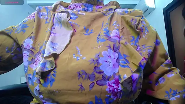 Snapshot of kalpanaaishaa chatting on 11-05-25, 10:15 kalpanaaishaa online show from 11-05-25, 10:15