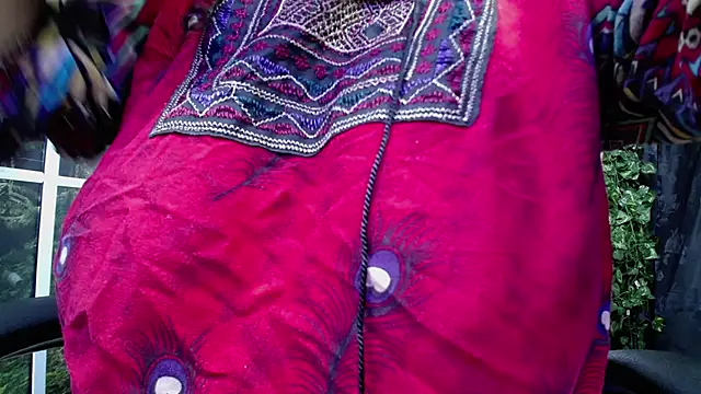 Snapshot of kalpanaaishaa chatting on 11-24-25, 10:15 kalpanaaishaa online show from 11-24-25, 10:15