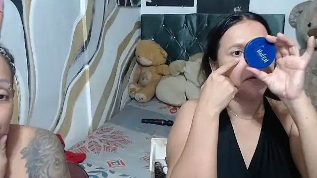 manzanahot9 online show from 10-22-25, 06:51