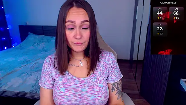 Snapshot of Cutie-Melanie chatting on 10-07-25, 01:19 Cutie-Melanie online show from 10-07-25, 01:19