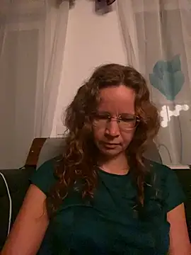 AnnikaRose online show from 11-20-25, 06:46