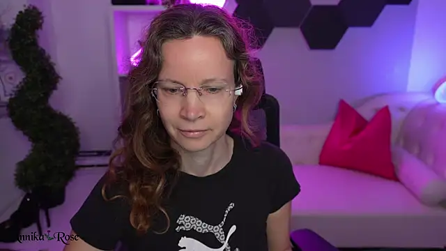 Snapshot of AnnikaRose chatting on 02-11-26, 06:40 AnnikaRose online show from 02-11-26, 06:40