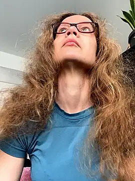 AnnikaRose online show from 04-16-26, 05:52